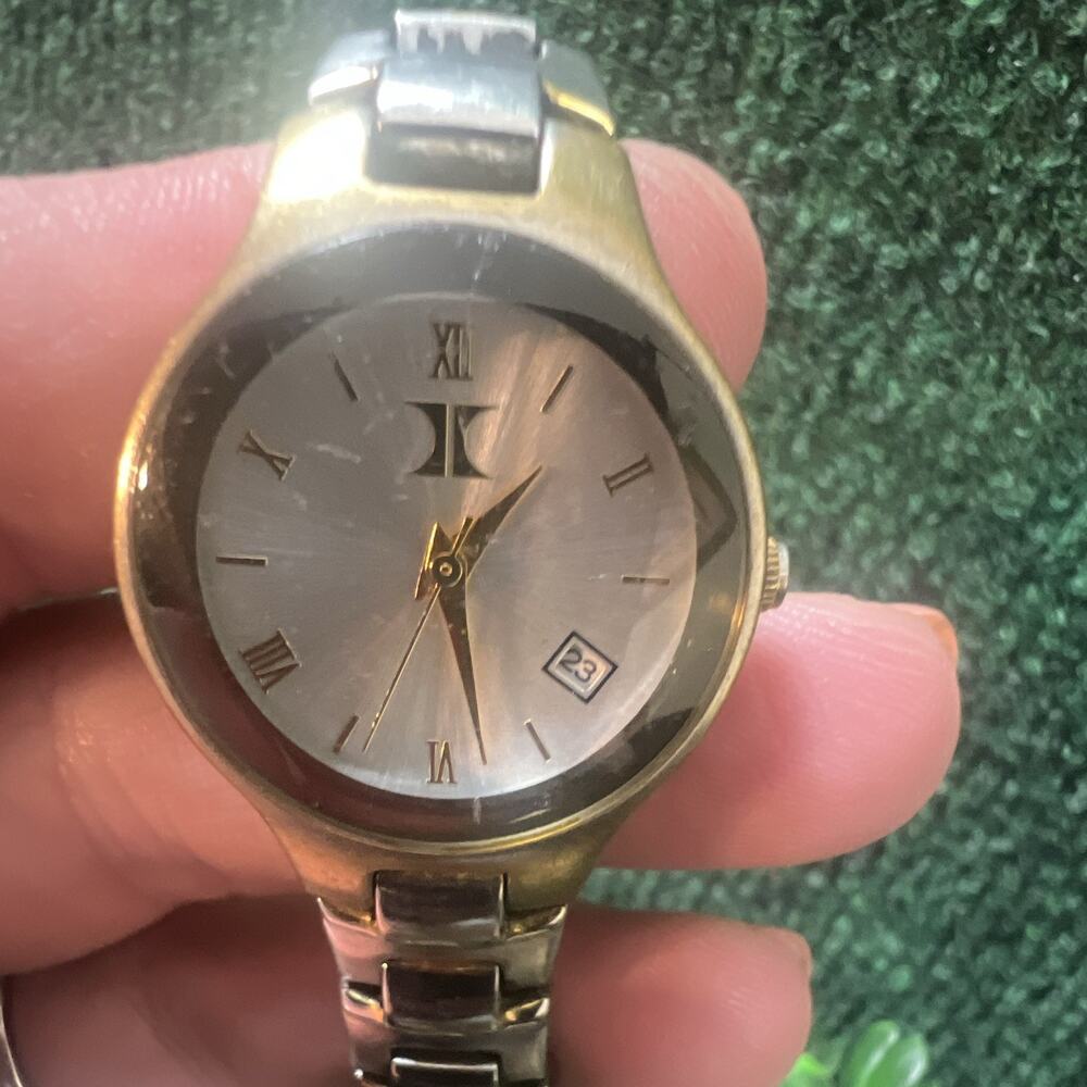 Women’s Analog Date Wristwatch Silver Dial Silver Metal Bracelet Gold Tone
